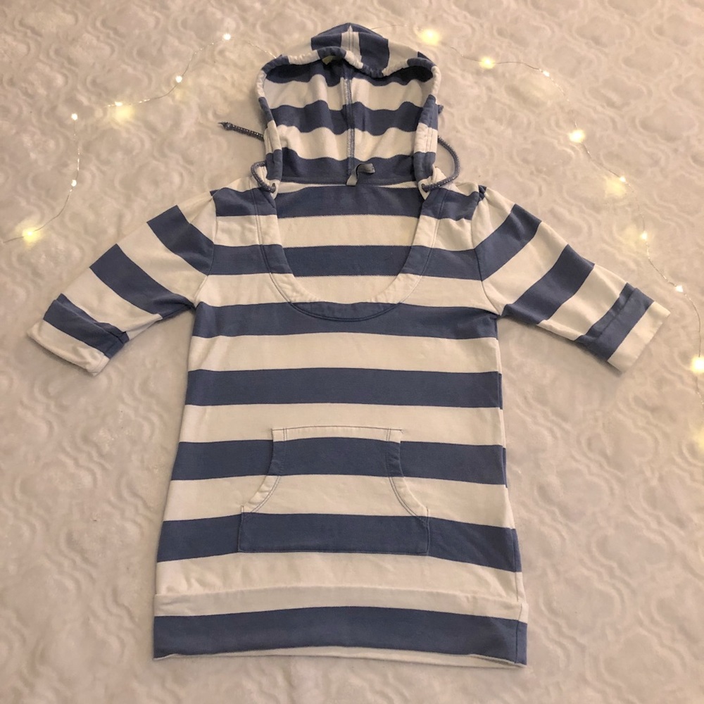Old navy xs light blue and white stripe hood top